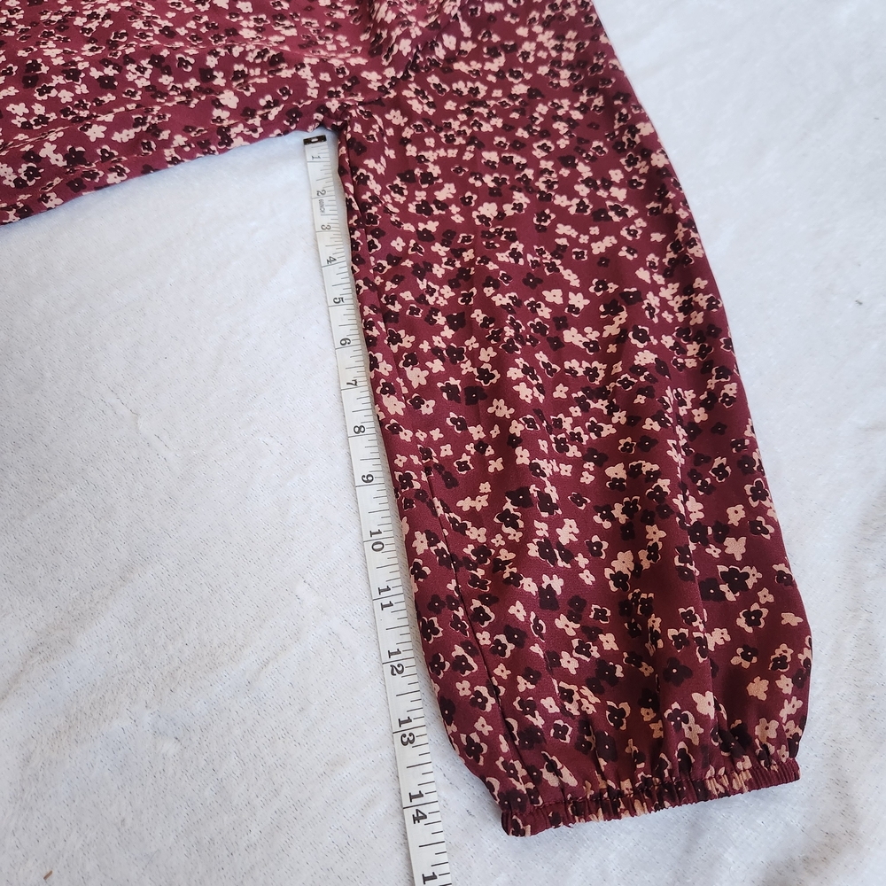 West Kei Berry Red Floral Peasant Blouse Balloon Sleeve Keyhole Neck Size M - Picture 13 of 13